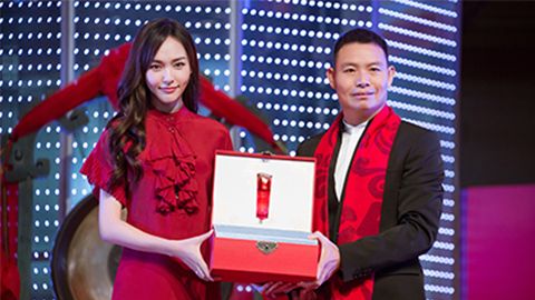 中国美正当红，AG贵宾厅·(中国)集团A股上市，引领新时代